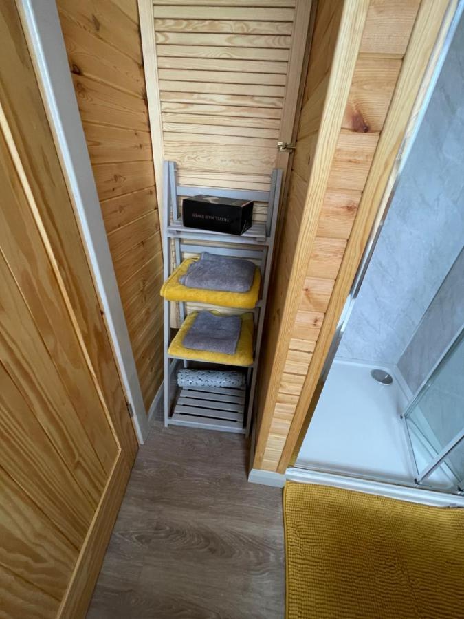 Keepers Shepherd Hut With Hot Tub Вітбі Екстер'єр фото